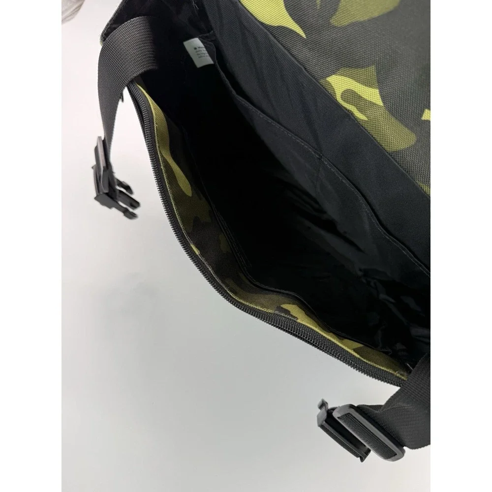 Skip Hop Spark Camo Camouflage Diaper Bag‎ Tote Zip Slip Bottle Pockets